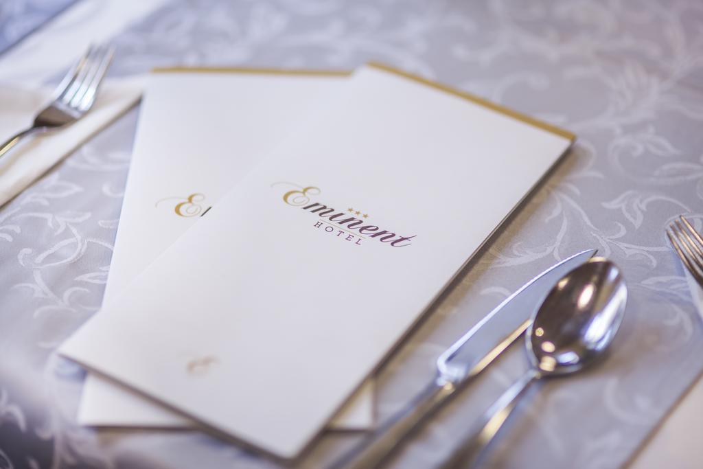 Hotel Eminent Zlaté Moravce Екстериор снимка